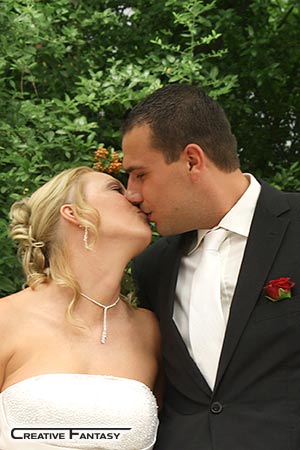 Fotografie Brautpaar beim Küssen