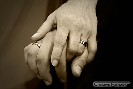 Fotografie Brautpaar beim Händchenhalten